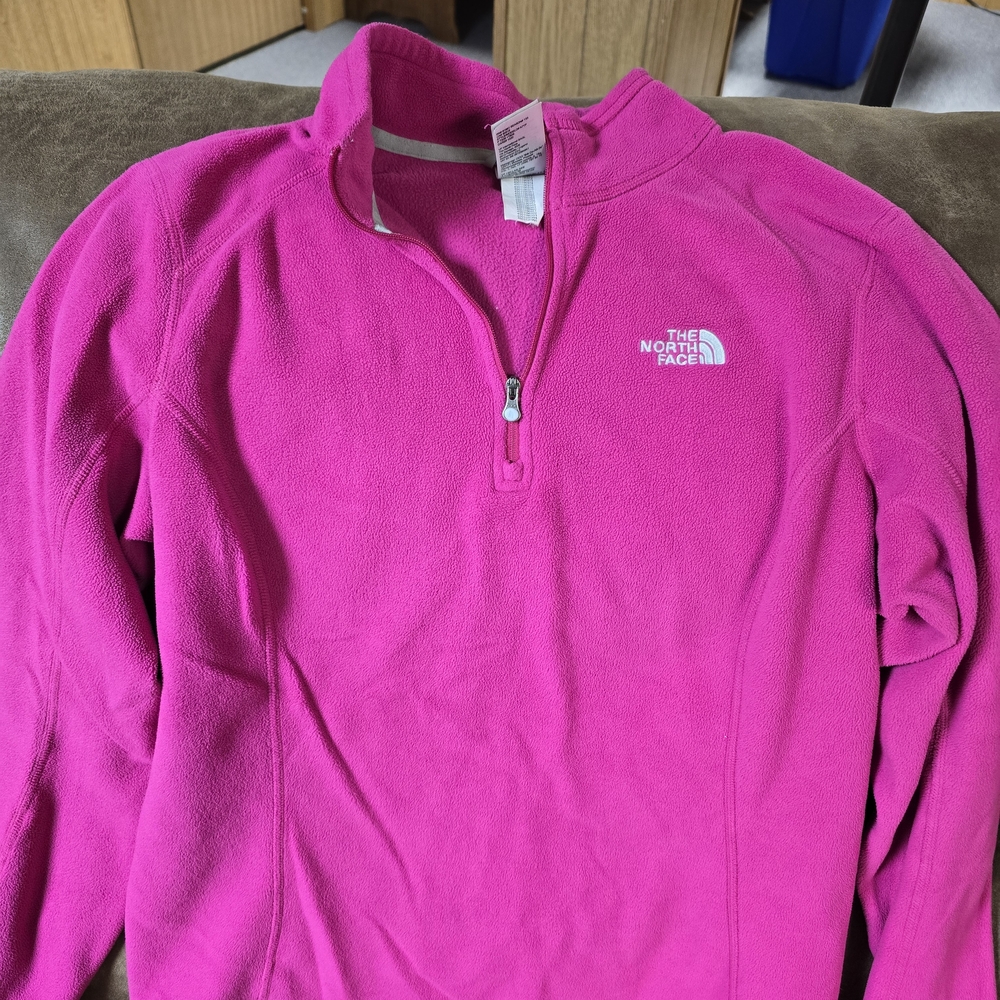 The North Face Women's Vibrant Pink 1/4 Zip Fleece